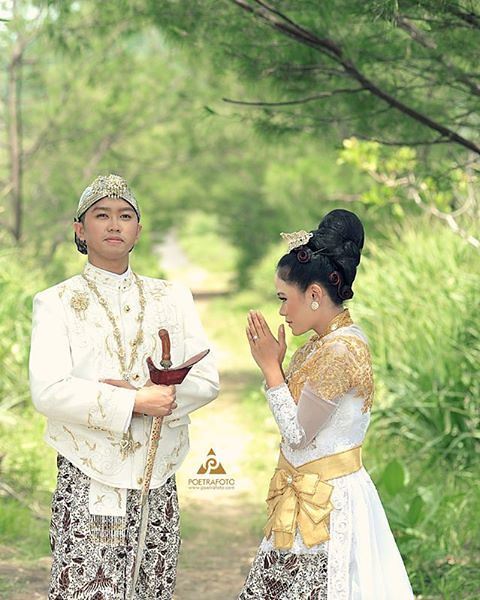 Detail Baju Foto Prewedding Outdoor Nomer 25