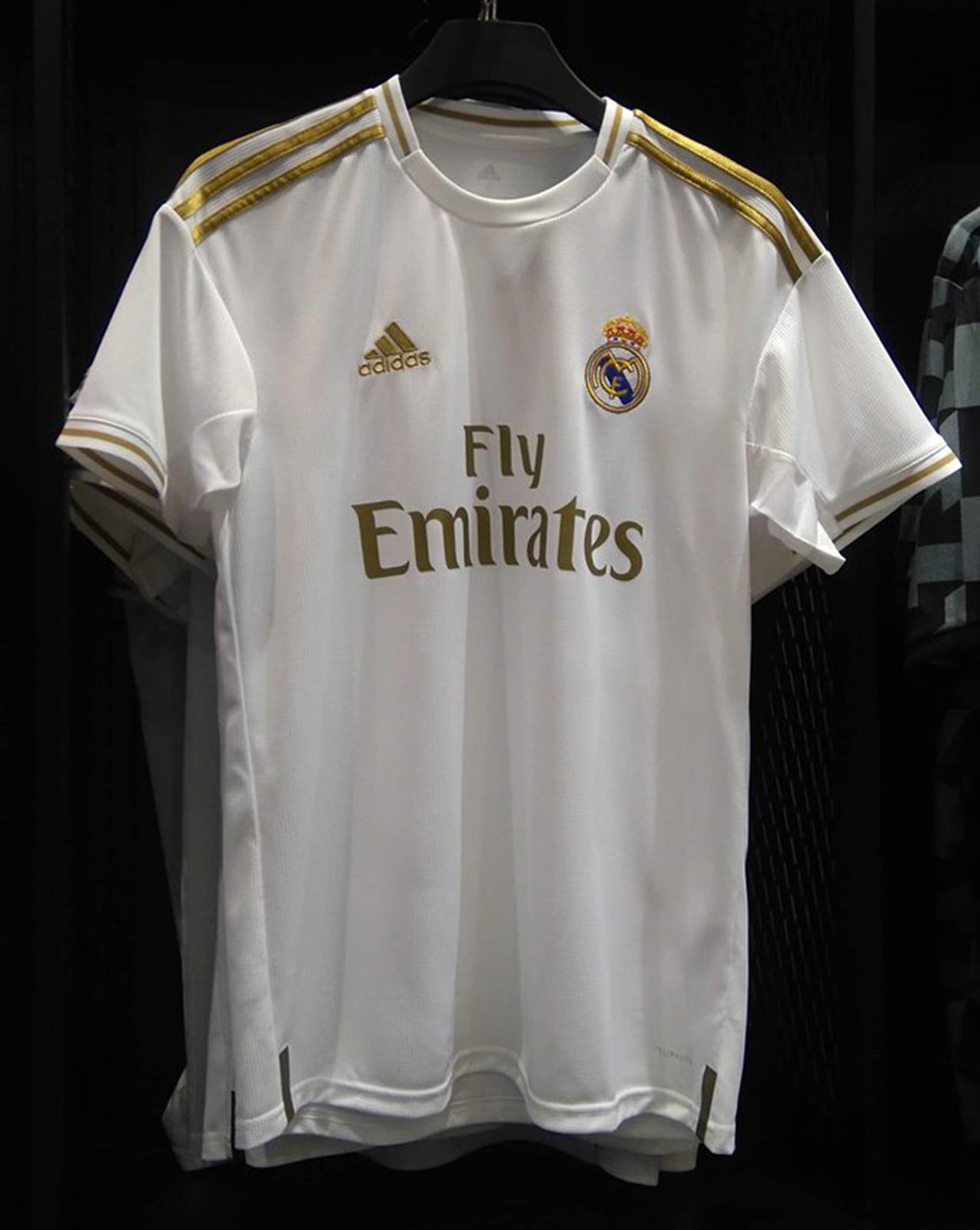 Detail Foto Jersey Terbaru Real Madrid Nomer 38