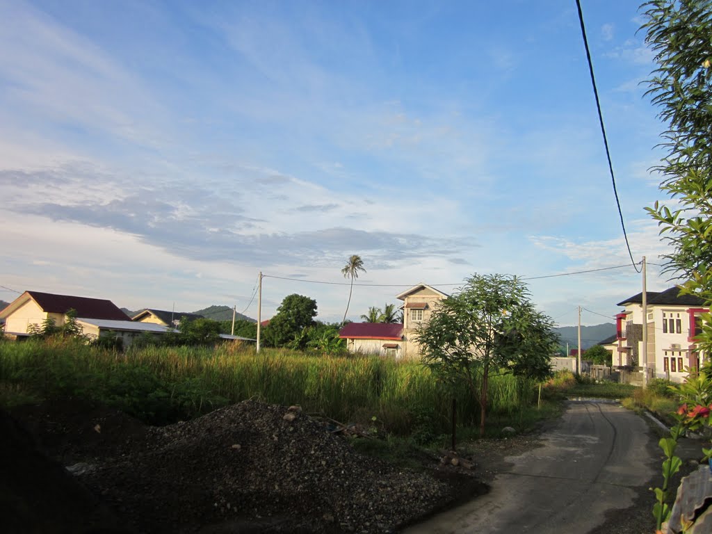 Detail Pemandangan Depan Rumah Nomer 13