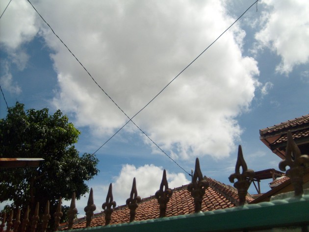 Detail Pemandangan Depan Rumah Nomer 19