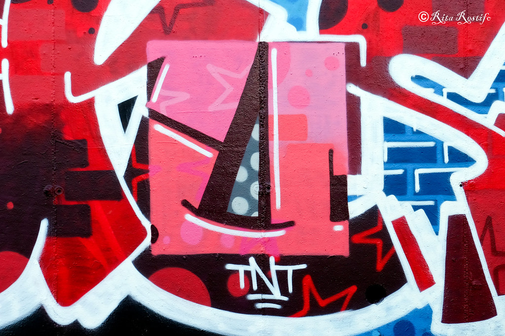 Detail Graffiti D Dan R Nomer 21