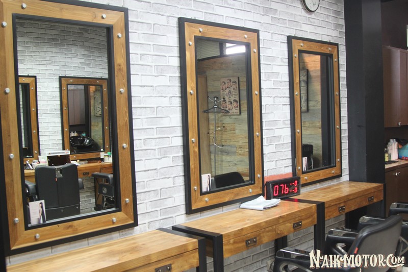 Detail Ruangan Pangkas Rambut Keren Nomer 8