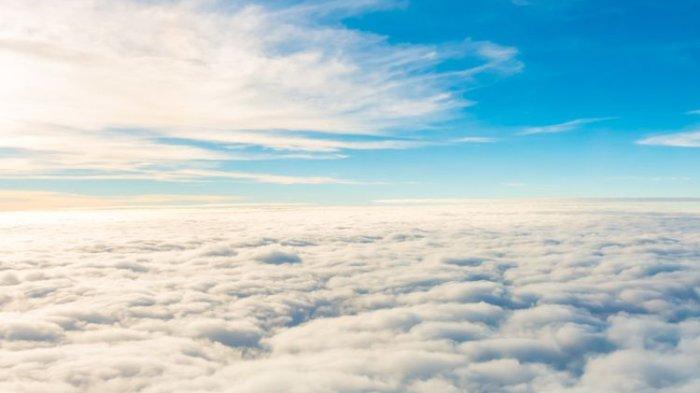 Detail Awan Di Langit Nomer 14