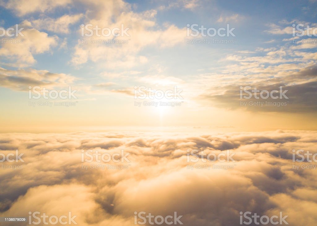 Detail Awan Di Langit Nomer 38
