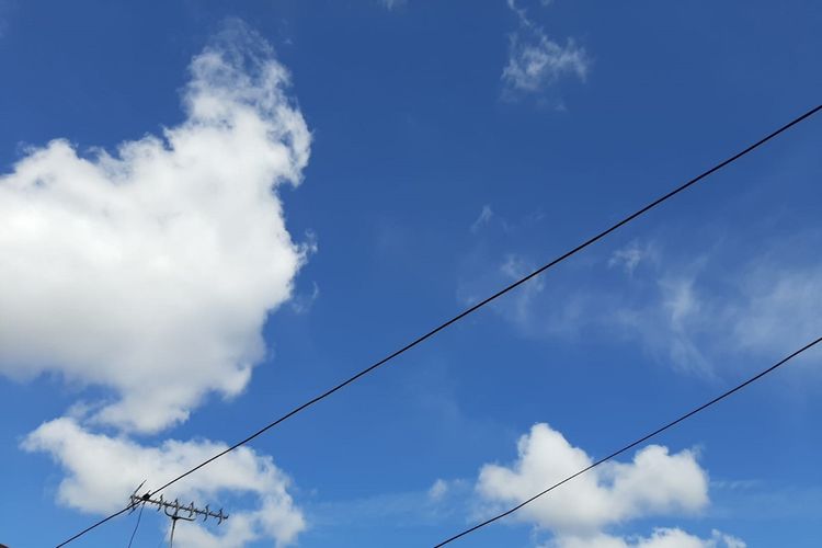 Detail Awan Di Langit Nomer 44