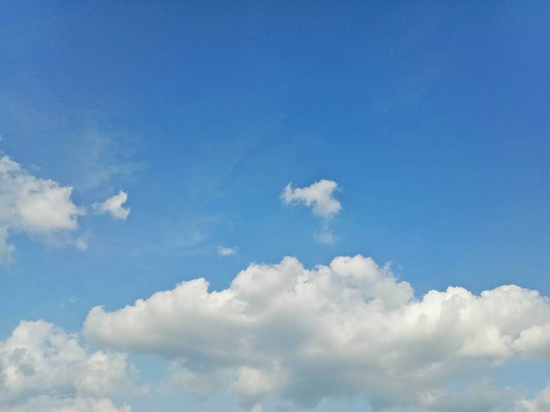 Detail Awan Di Langit Nomer 10
