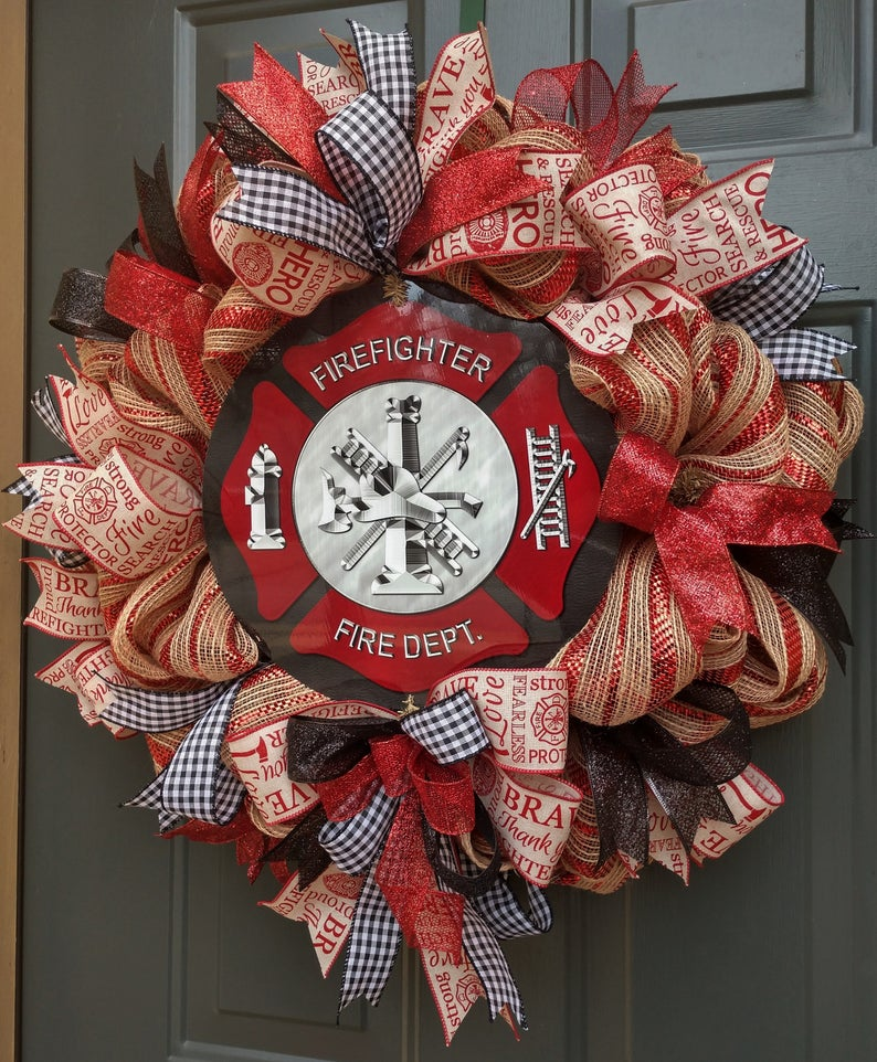 Detail Firefighter Door Wreath Nomer 11