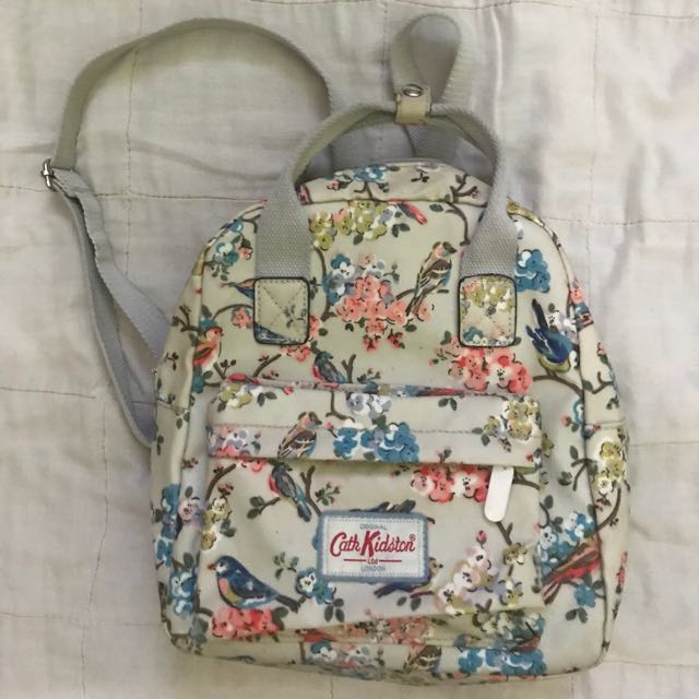 Detail Gambar Tas Cath Kidston Nomer 12