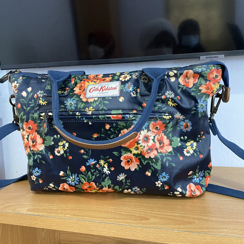 Detail Gambar Tas Cath Kidston Nomer 29