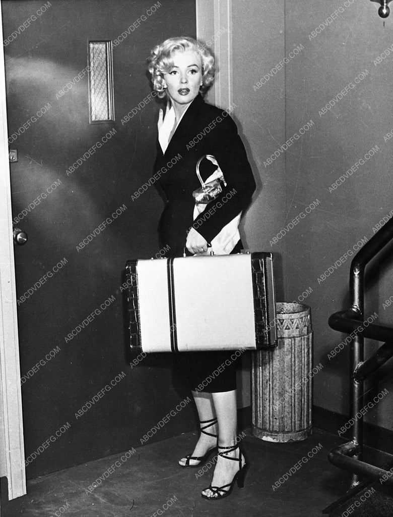Detail Marilyn Monroe Suitcases Nomer 17