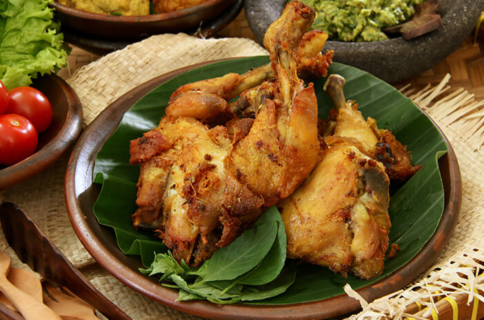 Detail Ayam Makan Apa Nomer 34