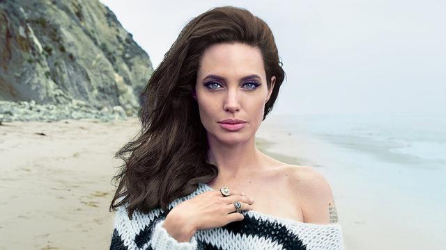 Detail Foto Angelina Jolie Terbaru Nomer 2