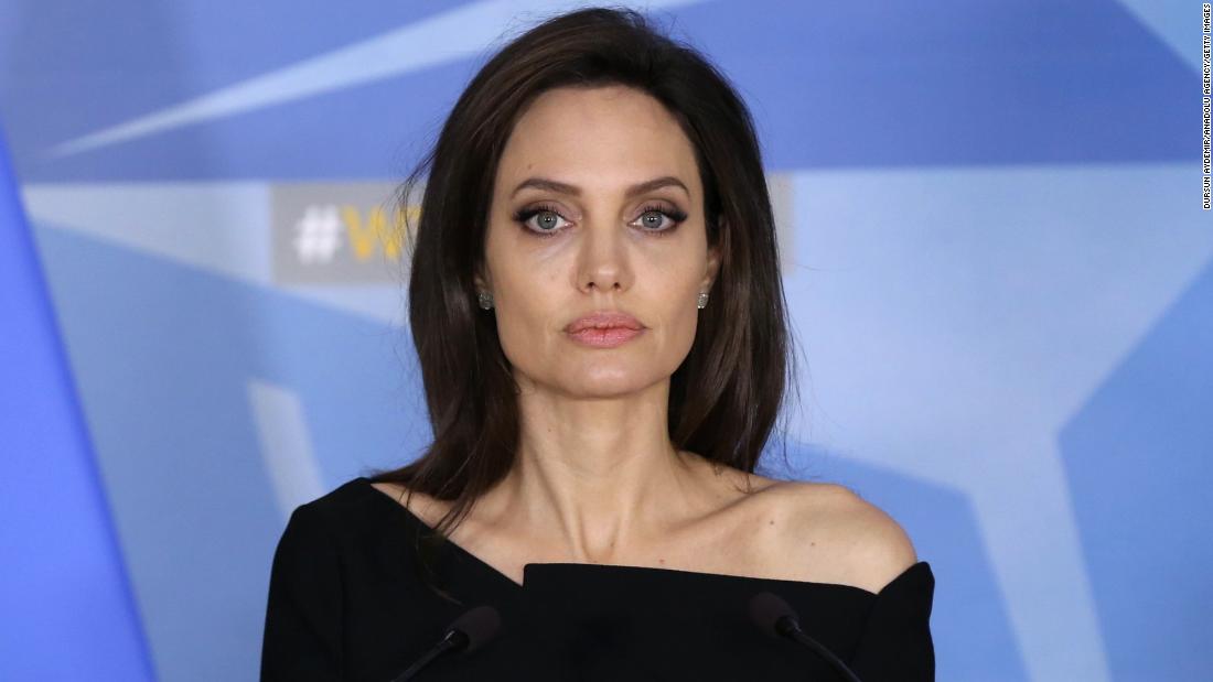 Detail Foto Angelina Jolie Terbaru Nomer 22