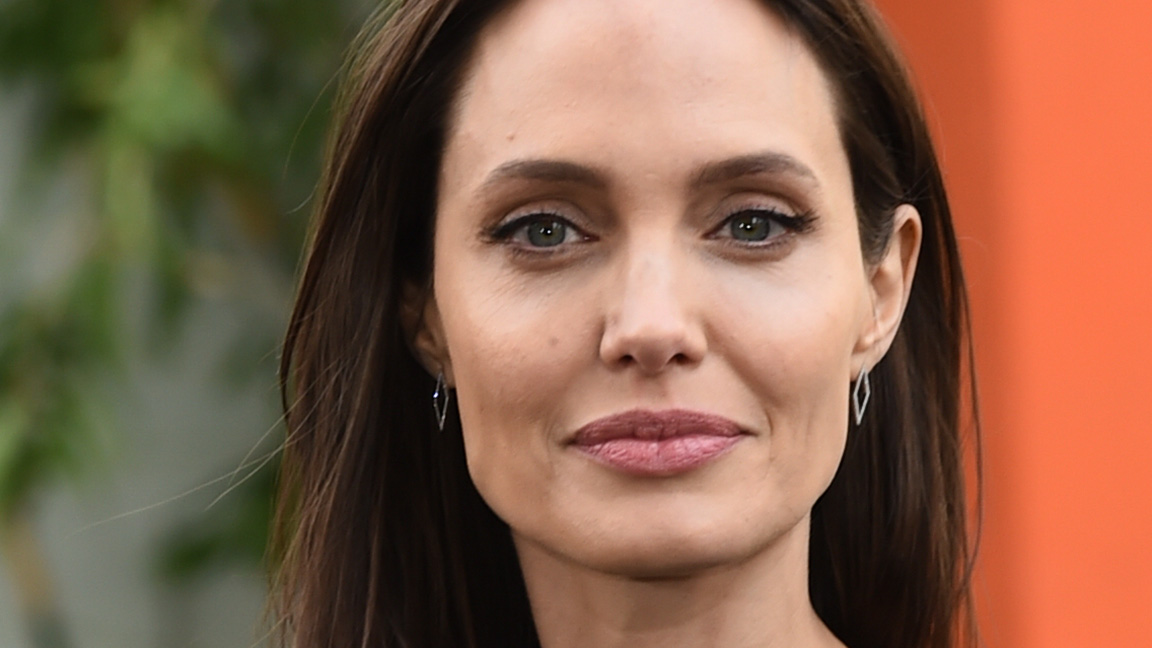 Detail Foto Angelina Jolie Terbaru Nomer 28