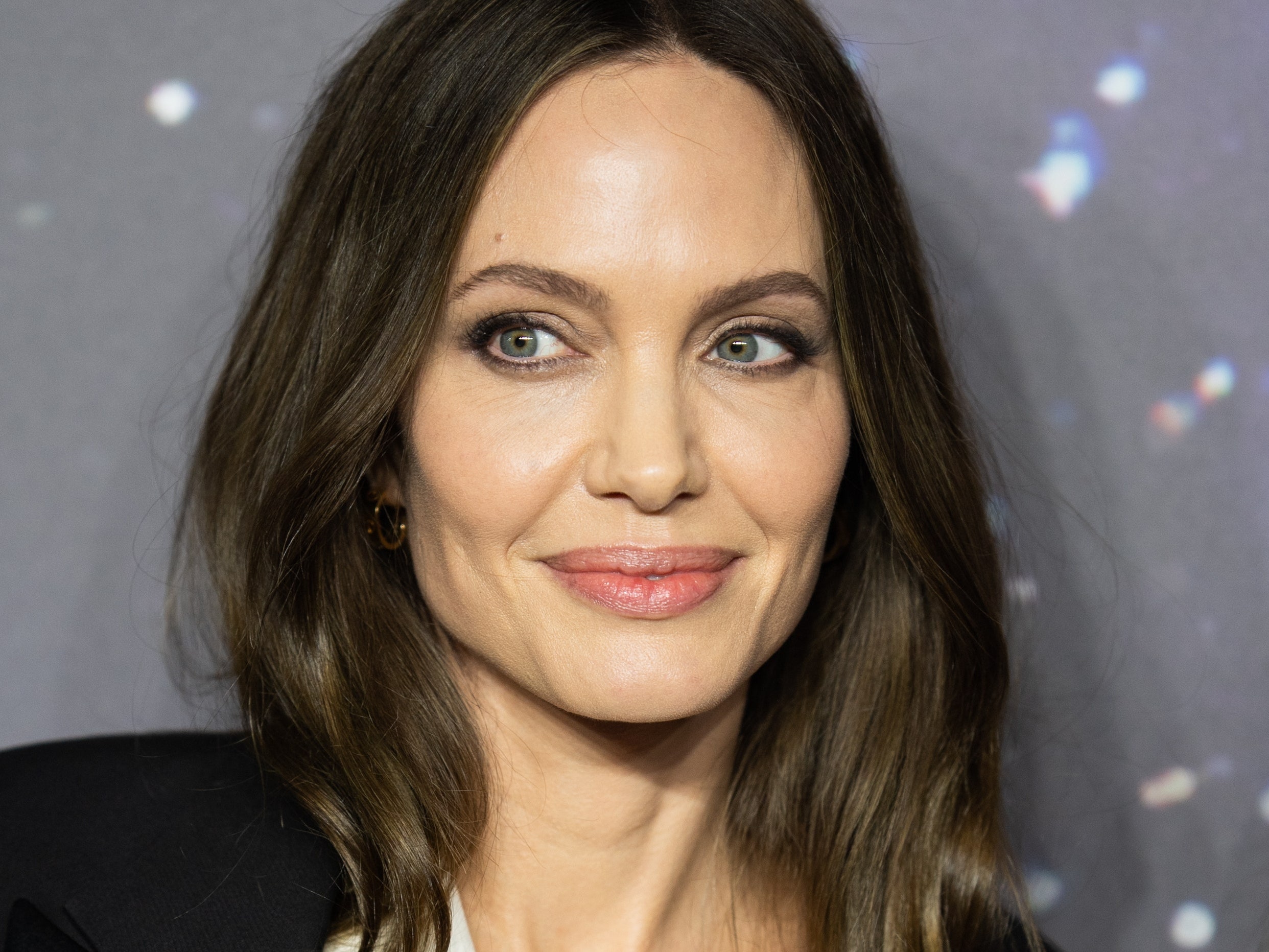 Detail Foto Angelina Jolie Terbaru Nomer 33