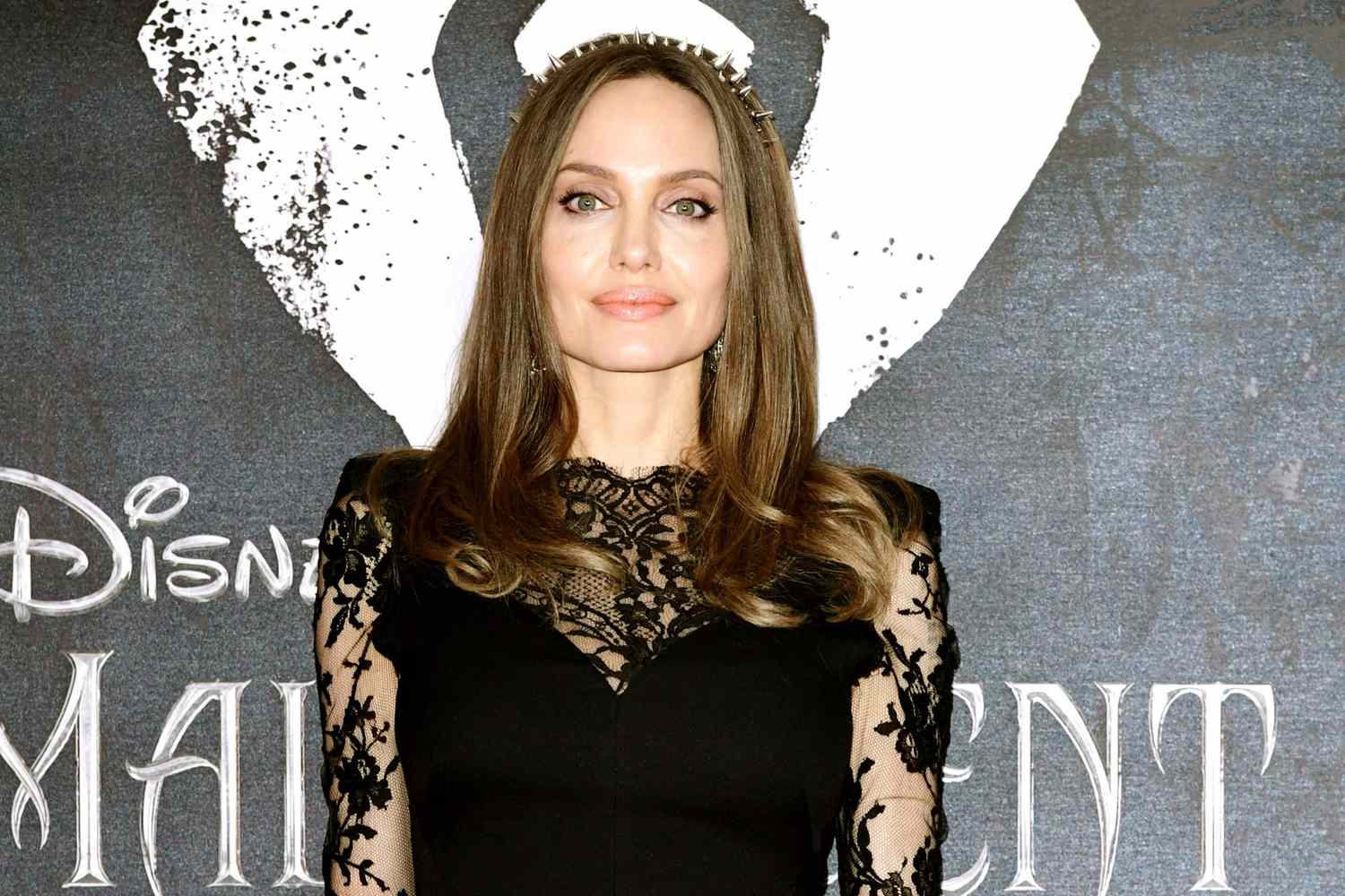 Detail Foto Angelina Jolie Terbaru Nomer 34