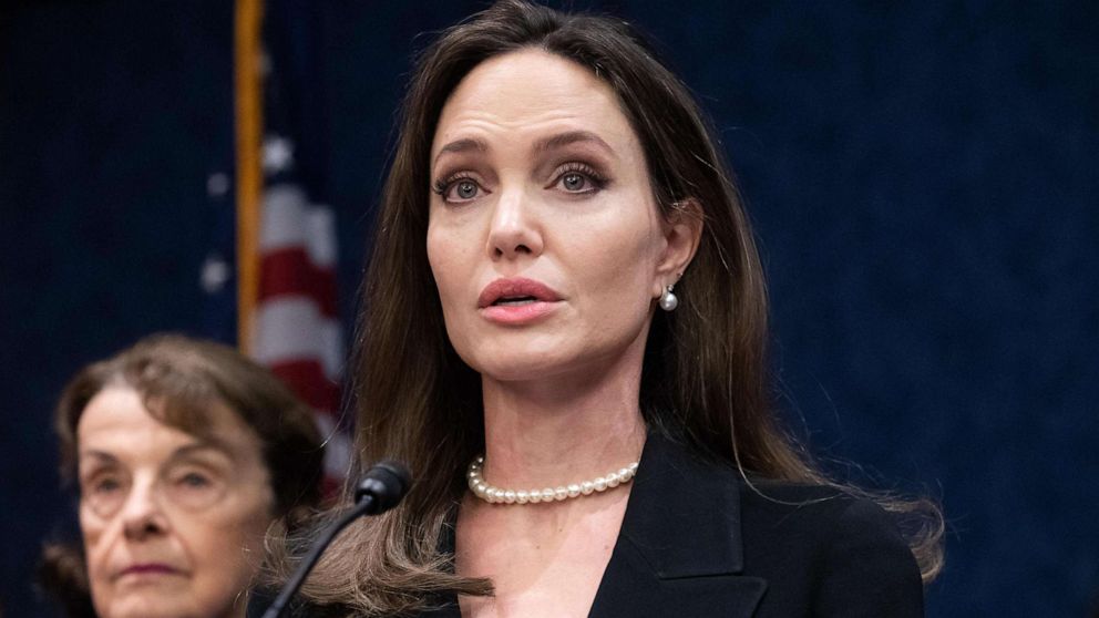 Detail Foto Angelina Jolie Terbaru Nomer 50