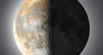 Detail Gambar Bulan Mengitari Bumi Nomer 32