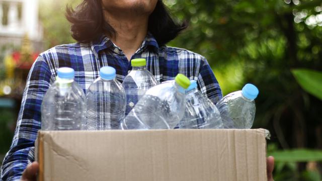 Detail Kerajinan Tempat Minum Dari Gelas Plastik Nomer 41