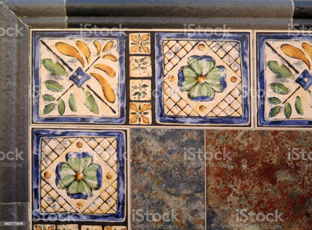 Detail Keramik Hiasan Dinding Depan Nomer 34