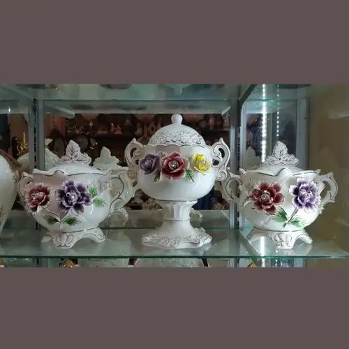 Detail Keramik Hiasan Lemari Kaca Nomer 40