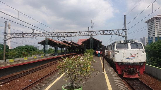 Detail Kereta Api Bagus Nomer 34