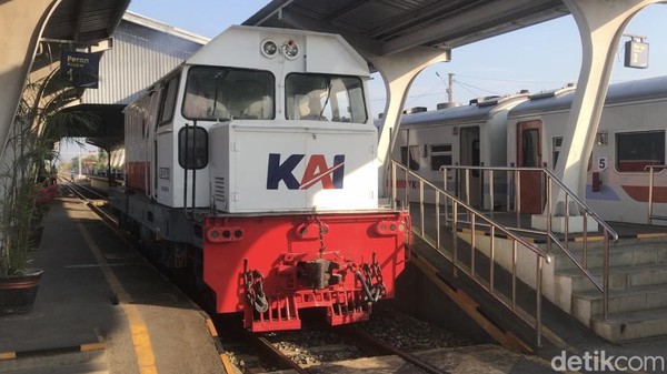 Detail Kereta Api Keren Nomer 53