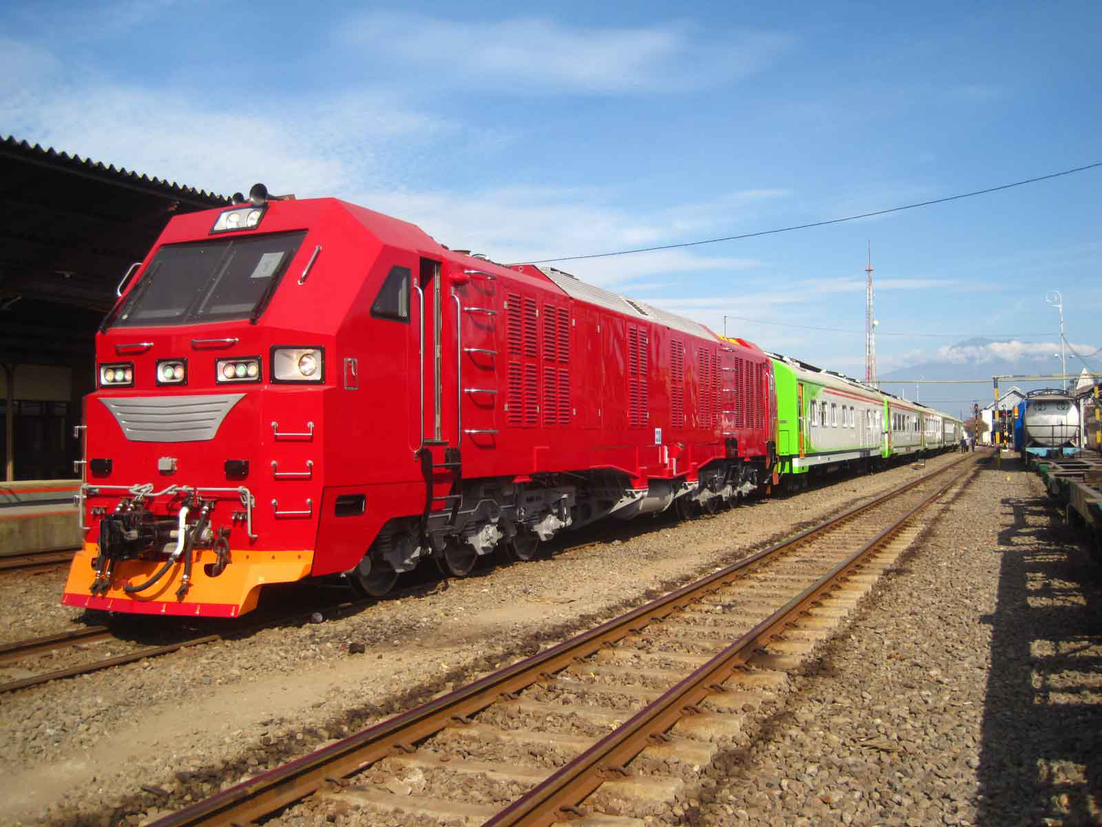 Detail Kereta Api Panjang Nomer 10