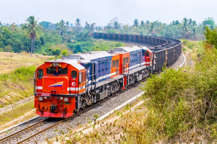 Detail Kereta Api Panjang Nomer 13