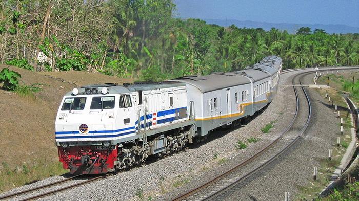 Detail Kereta Api Panjang Nomer 16