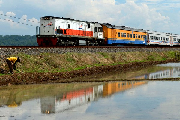 Detail Kereta Api Panjang Nomer 18