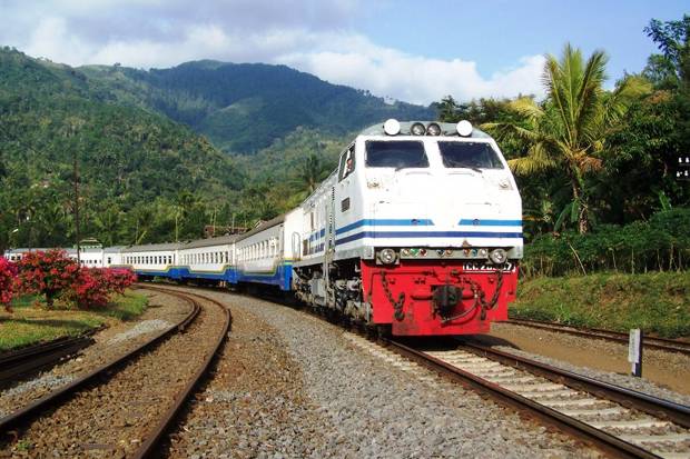 Detail Kereta Api Panjang Nomer 22