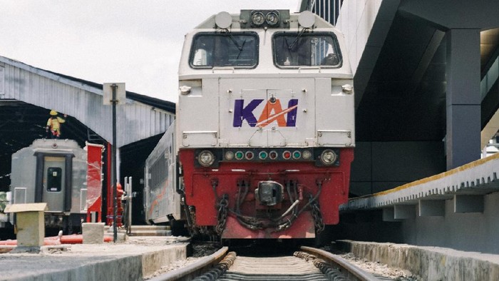 Detail Kereta Api Panjang Nomer 34