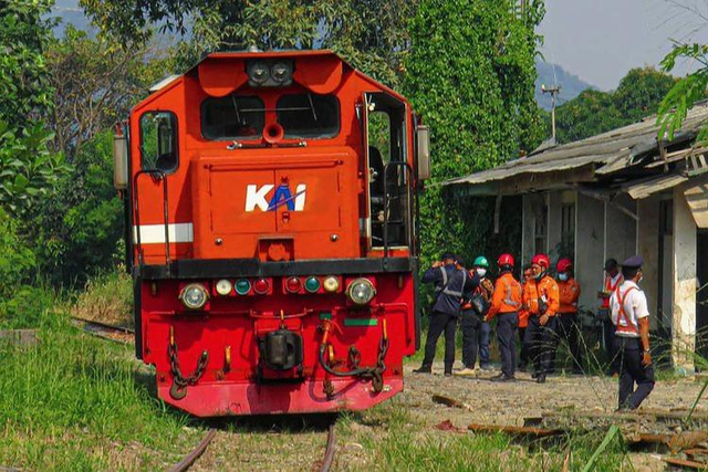 Detail Kereta Api Panjang Nomer 40