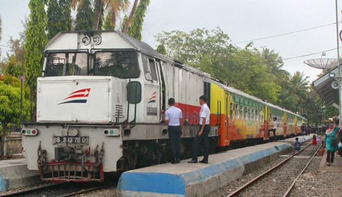 Detail Kereta Api Panjang Nomer 45