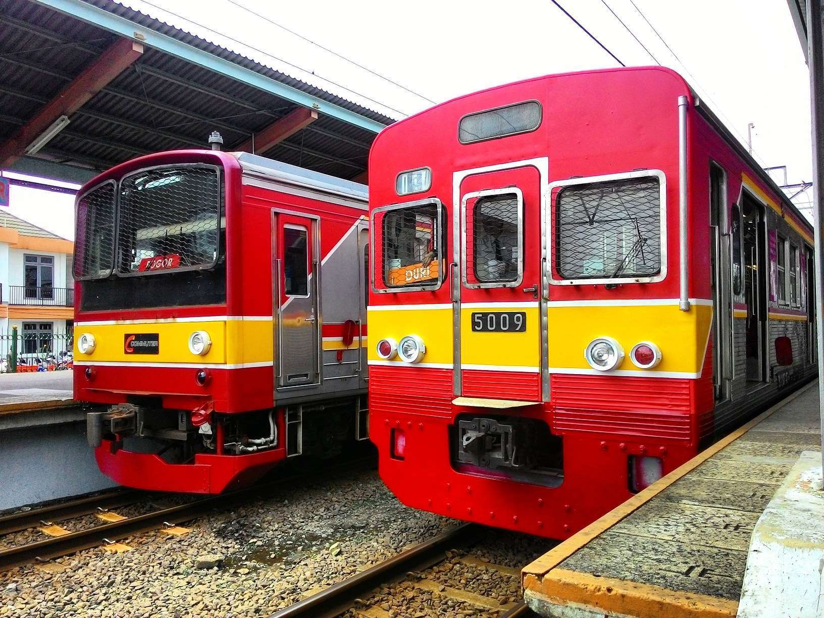 Detail Kereta Api Warna Warni Nomer 14