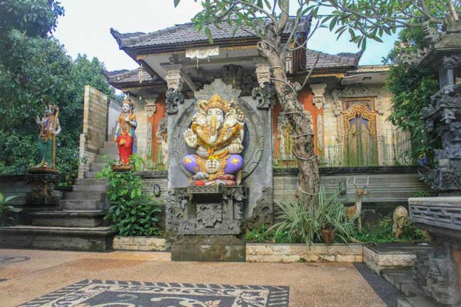 Detail Keunikan Rumah Bali Nomer 17