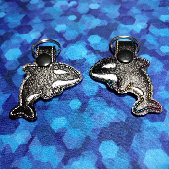 Detail Killer Whale Keychain Nomer 16