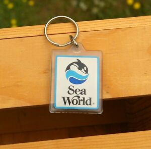 Detail Killer Whale Keychain Nomer 28