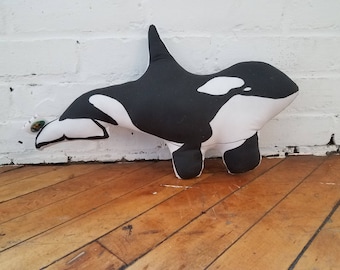 Detail Killer Whale Pillow Nomer 41