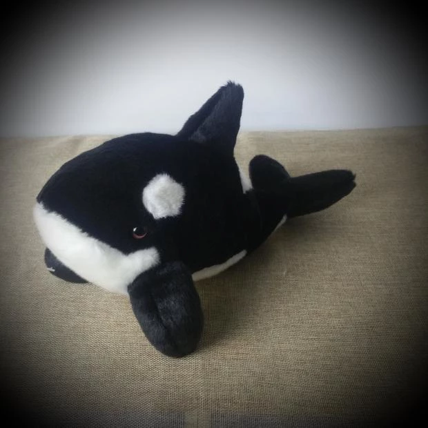 Detail Killer Whale Pillow Nomer 55