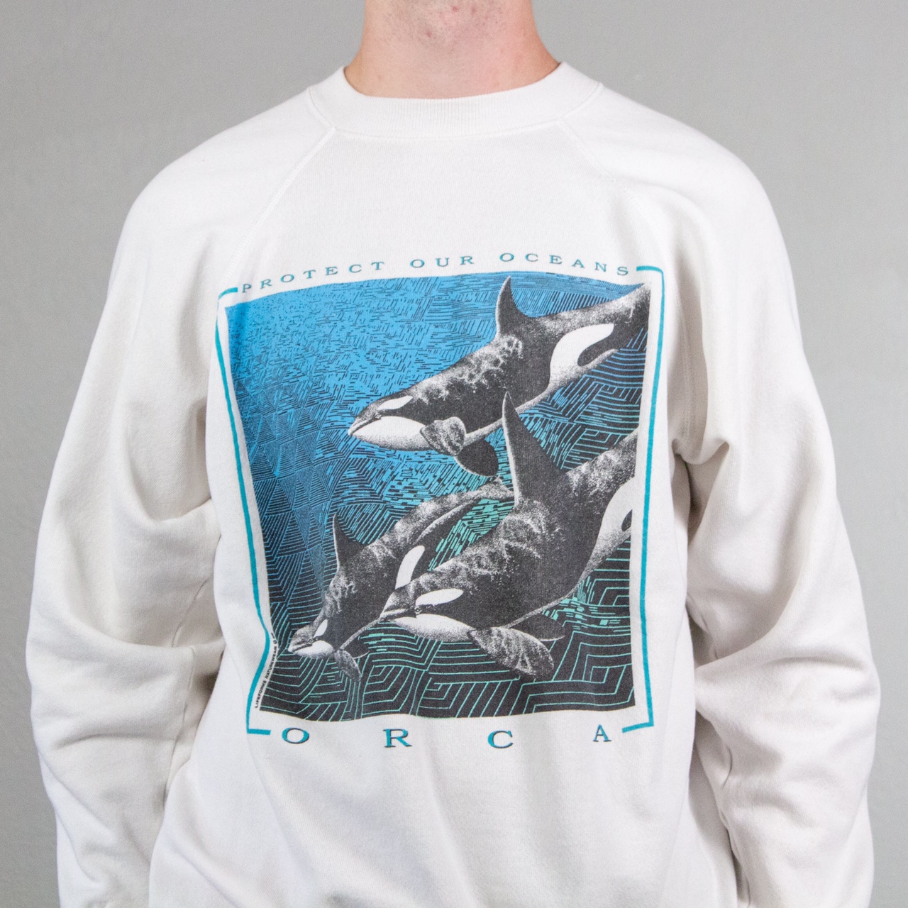 Detail Killer Whale Sweater Nomer 31
