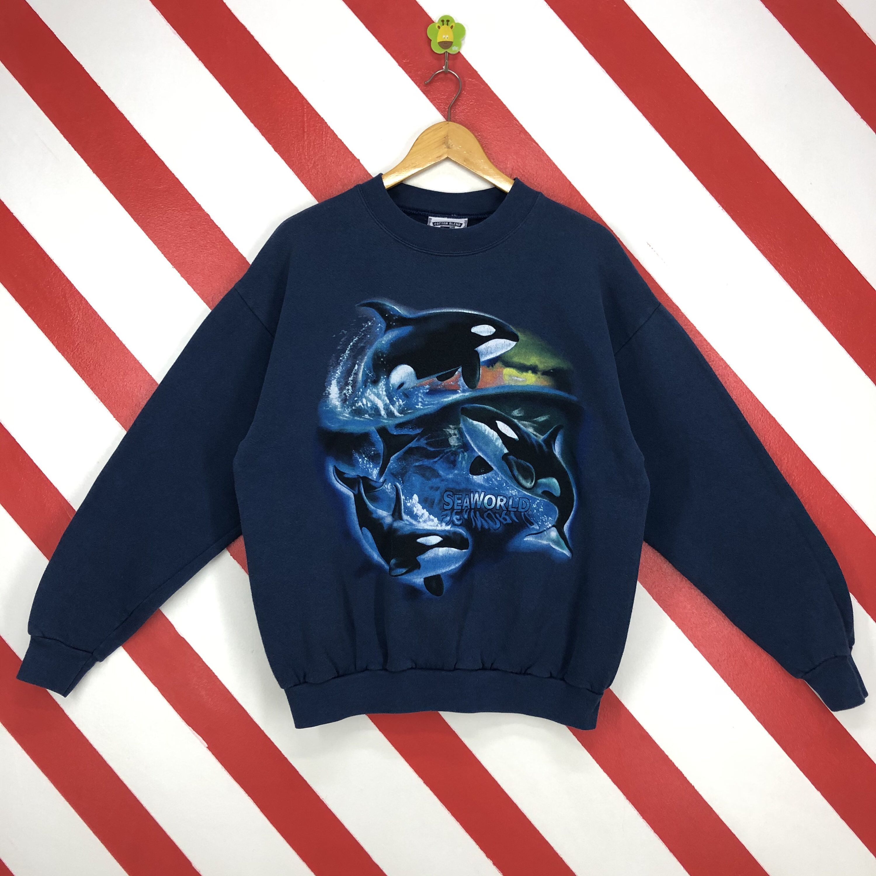 Detail Killer Whale Sweater Nomer 49