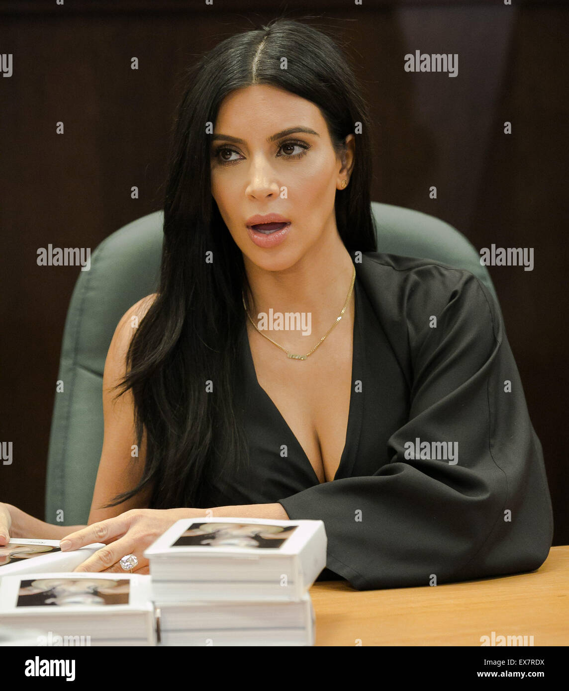 Detail Kim Kardashian Selfish Book Download Nomer 42