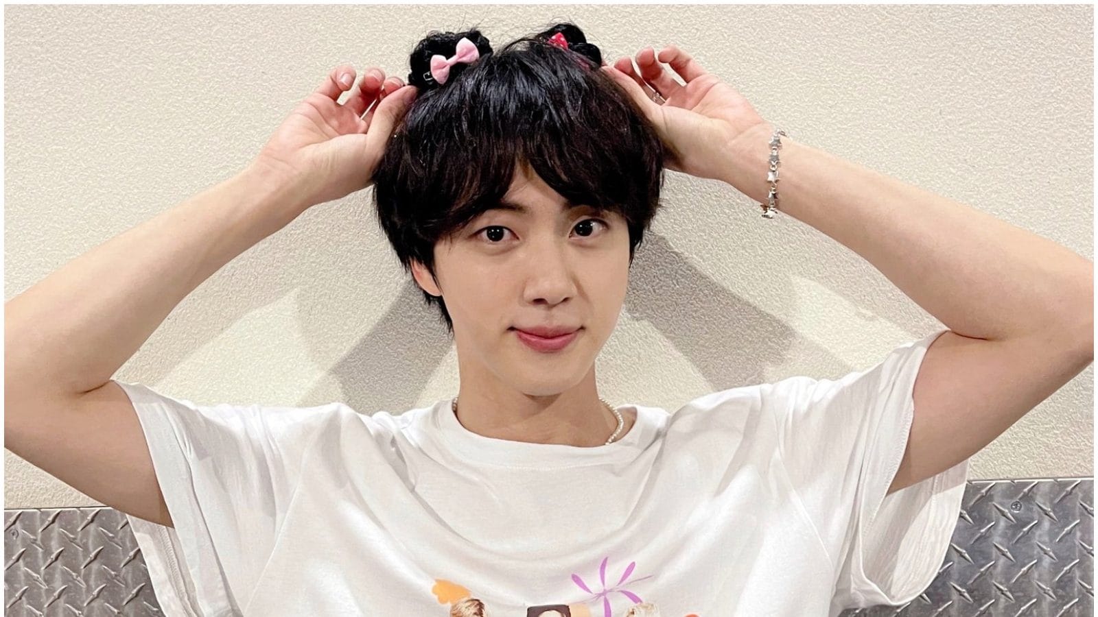 Detail Kim Seokjin Cute Nomer 4