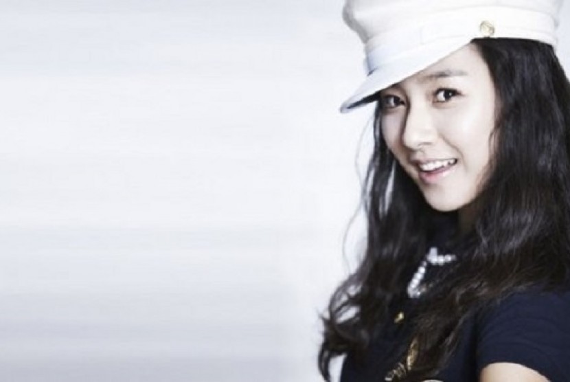 Detail Kim So Eun Menikah Nomer 39