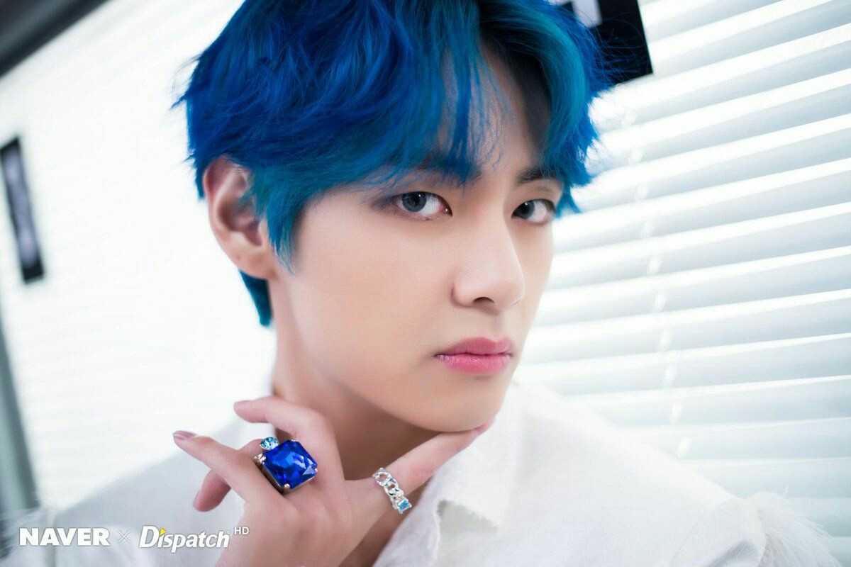 Detail Kim Taehyung Blue Hair Nomer 36