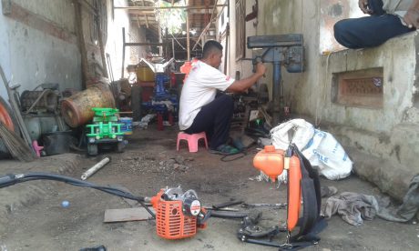 Detail Memperbaiki Mesin Potong Rumput Nomer 27