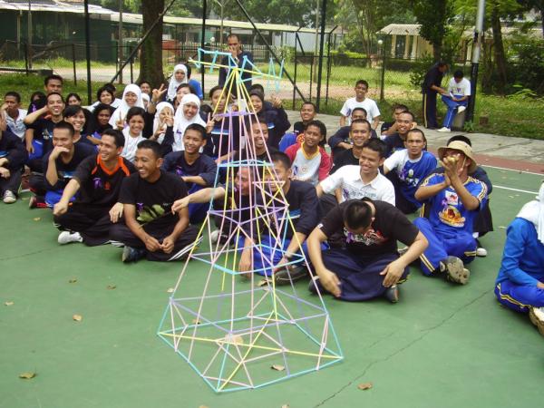 Detail Menara Dari Sedotan Nomer 3