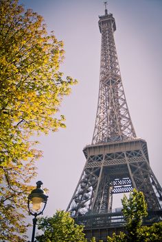 Detail Menara Eiffel Di Paris Nomer 23